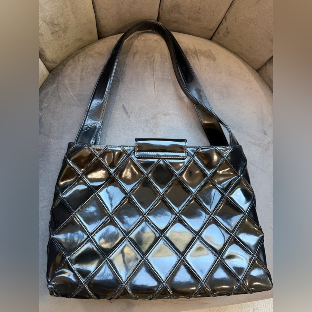 CHANEL Vintage Kelly Tote Turn Lock Shoulder Bag - Picture 9 of 17